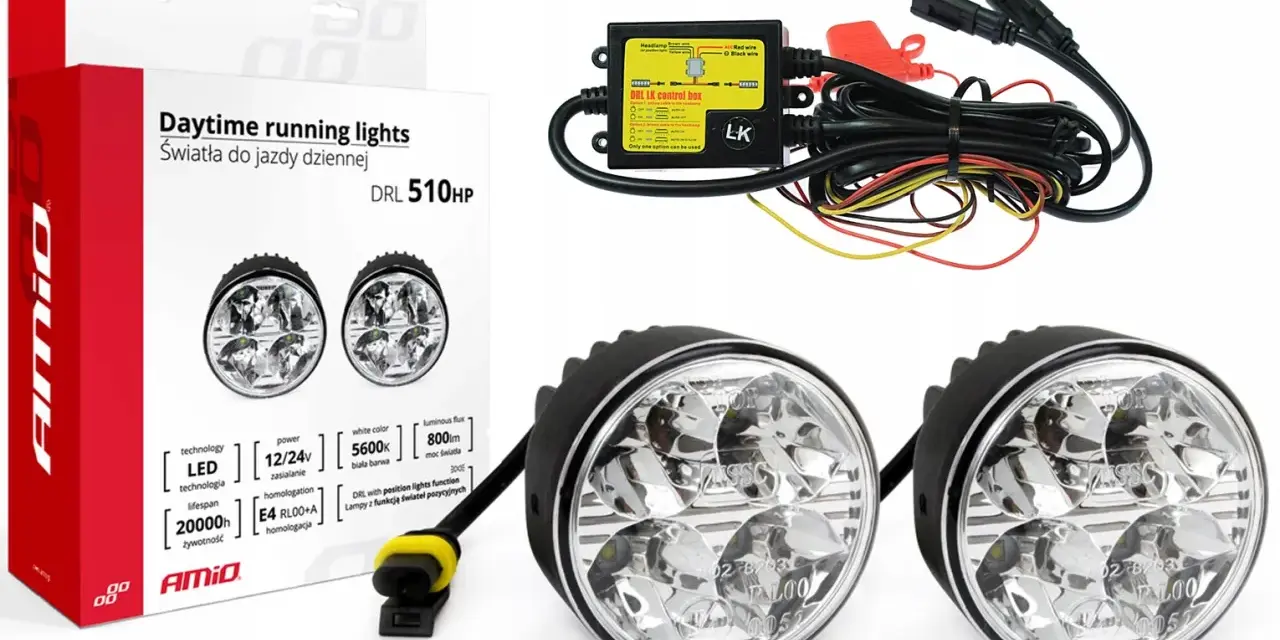 Zestaw świateł do jazdy dziennej AMiO DRL 510HP z modułem sterującym. Jasne światła LED poprawią widoczność i bezpieczeństwo.
